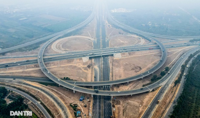 Toàn cảnh nút giao cao tốc hơn 400 tỷ ở Hà Nội trước ngày thông xe - 3 Toàn cảnh nút giao cao tốc hơn 400 tỷ ở Hà Nội trước ngày thông xe - 3