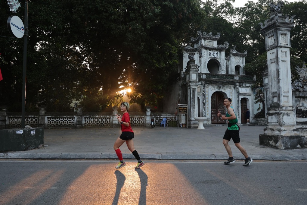Giải chạy VPBank Hanoi Marathon 2022: Cuộc đua bứt tốc - 6 Giải chạy VPBank Hanoi Marathon 2022: Cuộc đua bứt tốc - 6