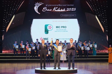 MIC nhận giải Sao Khuê 2025 cho ứng dụng bảo hiểm số MIC Pro