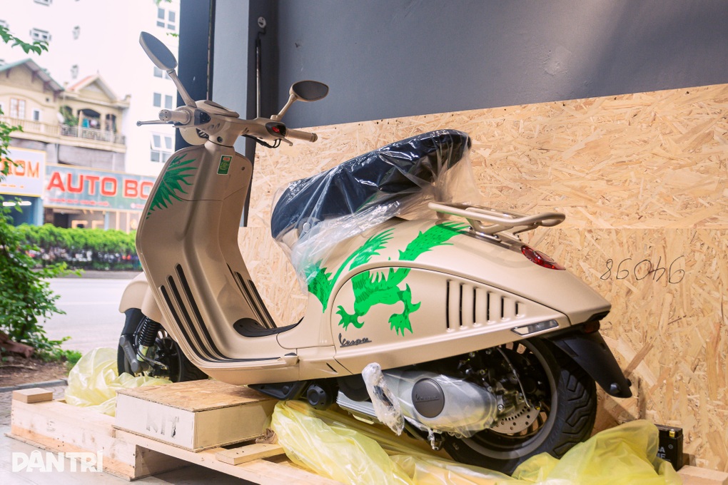 Vespa 946 Dragon rao giá hơn 700 triệu đồng, xe tay ga đắt ngang ô tô 7 chỗ - 3 Vespa 946 Dragon rao giá hơn 700 triệu đồng, xe tay ga đắt ngang ô tô 7 chỗ - 3