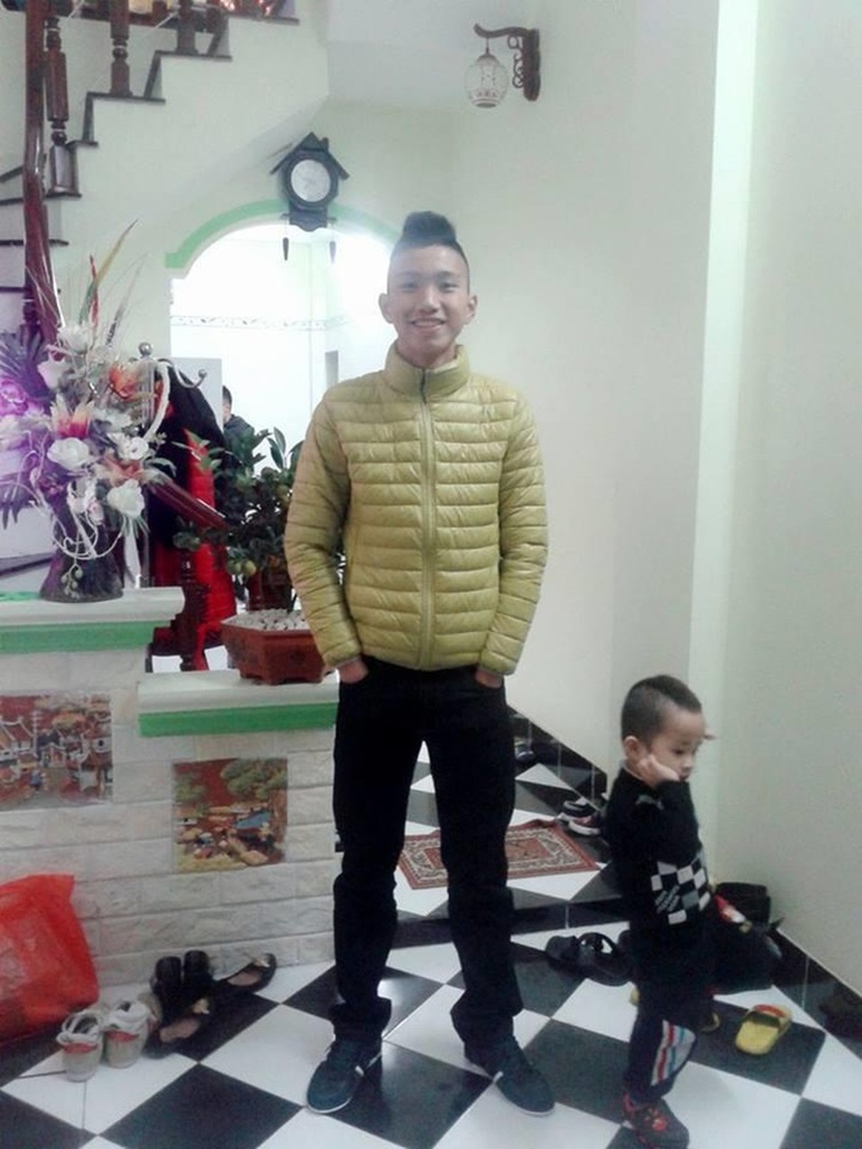Đoàn Văn Hậu ngày càng lột xác với hàng hiệu, thần thái không kém người mẫu - 1 Đoàn Văn Hậu ngày càng lột xác với hàng hiệu, thần thái không kém người mẫu - 1