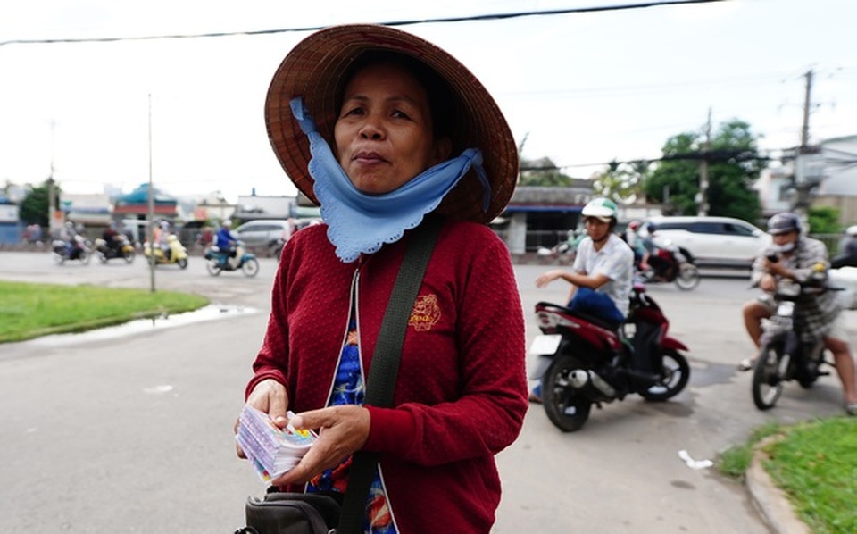 TPHCM: Chi 27 tỷ đồng hỗ trợ 27.000 lao động tự do gặp khó vì Covid-19 - 2 TPHCM: Chi 27 tỷ đồng hỗ trợ 27.000 lao động tự do gặp khó vì Covid-19 - 2