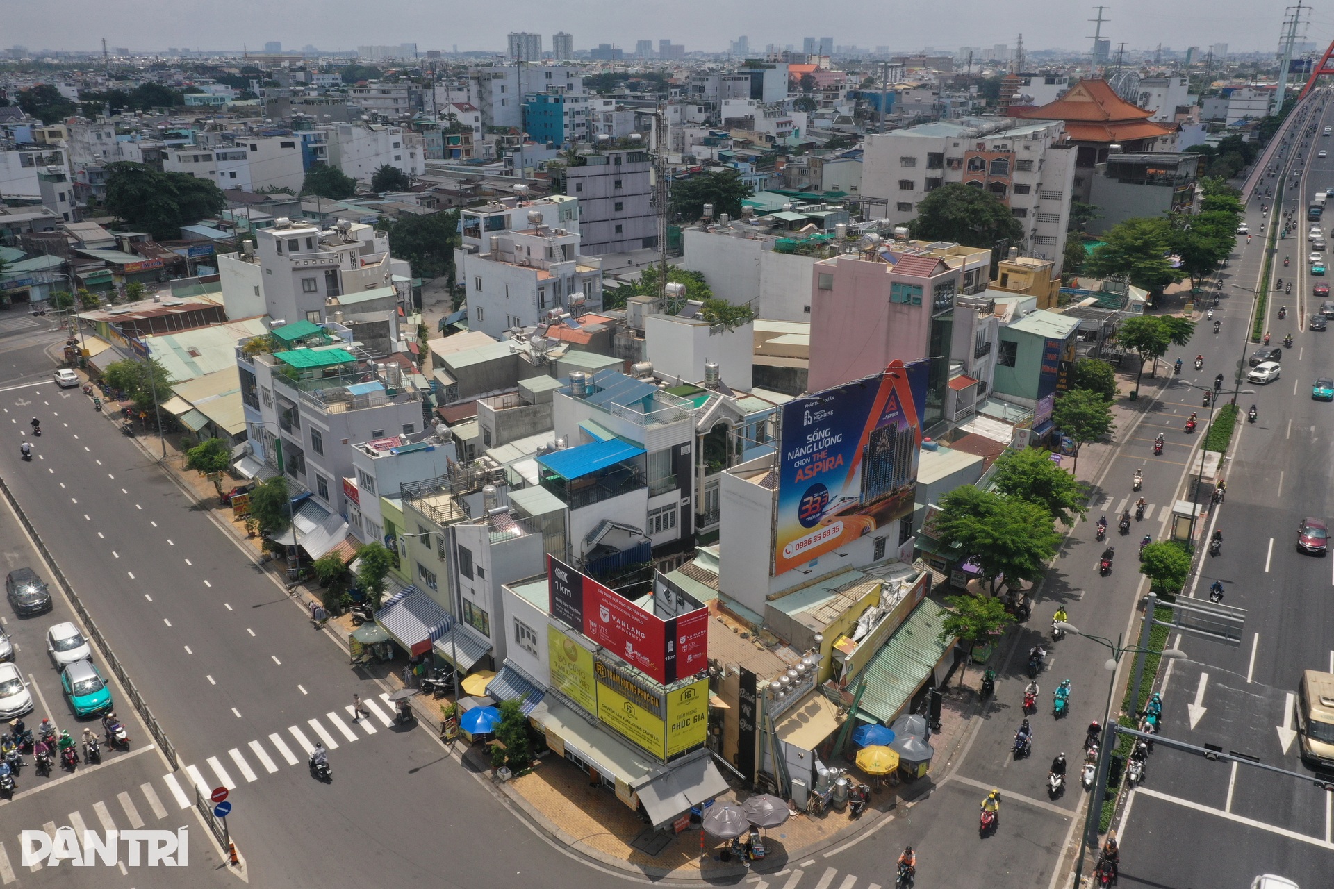 Nhà siêu mỏng, siêu méo lại xuất hiện tại TPHCM - 11 Nhà siêu mỏng, siêu méo lại xuất hiện tại TPHCM - 11