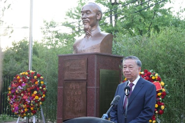 Tổng Bí thư Tô Lâm dự Lễ Khánh thành tượng Chủ tịch Hồ Chí Minh tại Hàn Quốc