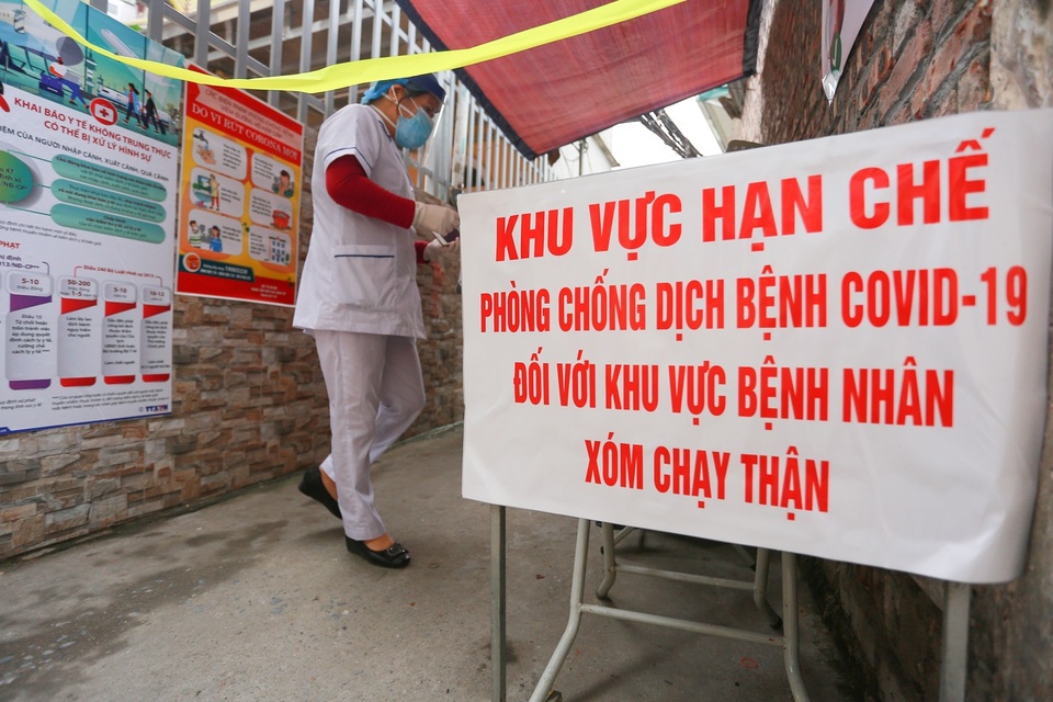Người dân xóm chạy thận trong những ngày thực hiện cách ly toàn xã hội - 1 Người dân xóm chạy thận trong những ngày thực hiện cách ly toàn xã hội - 1
