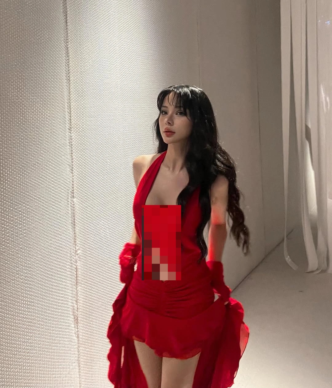 Lim Feng: Người mẫu, kiêm bà chủ hãng thời trang từng được Jennie lựa chọn - 7 Lim Feng: Người mẫu, kiêm bà chủ hãng thời trang từng được Jennie lựa chọn - 7