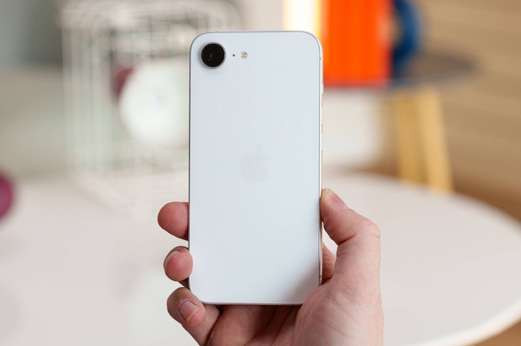 Giá iPhone 16e giảm xuống mức thấp nhất từ khi ra mắt - 2