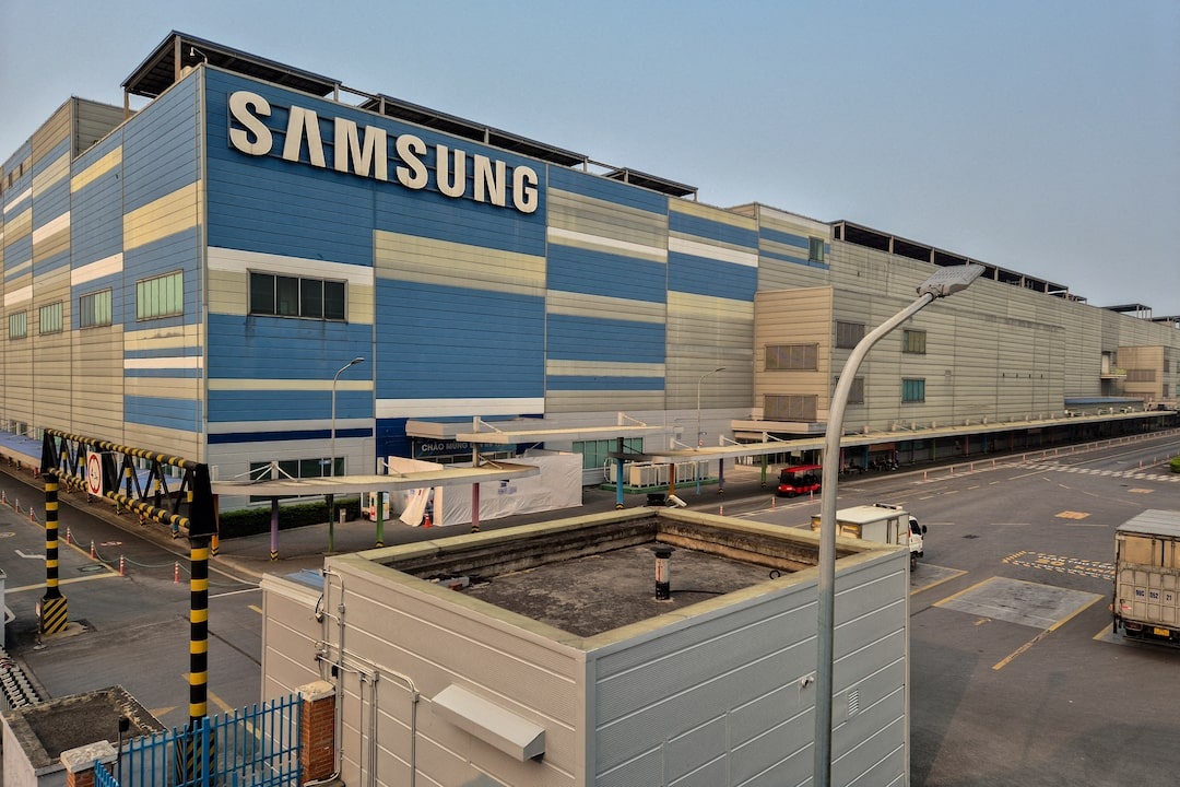 Samsung cảnh báo thuế Mỹ đe dọa nhu cầu chip, điện thoại - 1