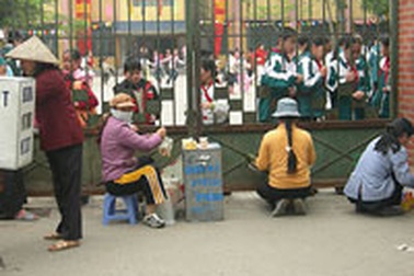 Cấm buôn bán trước mặt tiền công sở