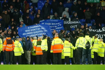 Chủ tịch Everton rao bán đội bóng sau khi sa thải HLV Frank Lampard