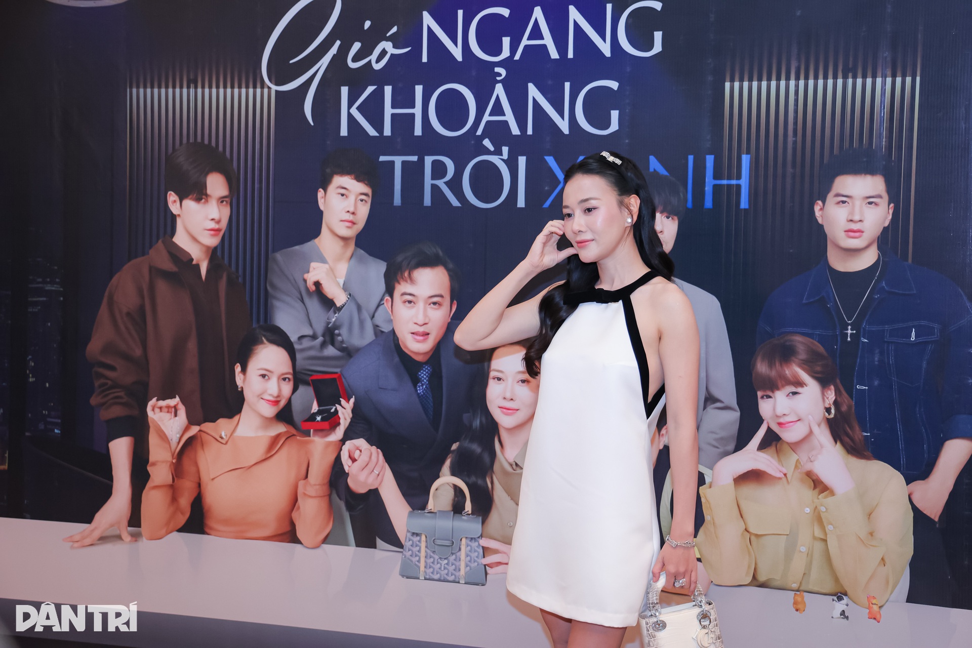 Phương Oanh tái xuất màn ảnh VTV: Anh Bình ước tôi lúc nào cũng dịu dàng” - 2 Phương Oanh tái xuất màn ảnh VTV: Anh Bình ước tôi lúc nào cũng dịu dàng” - 2