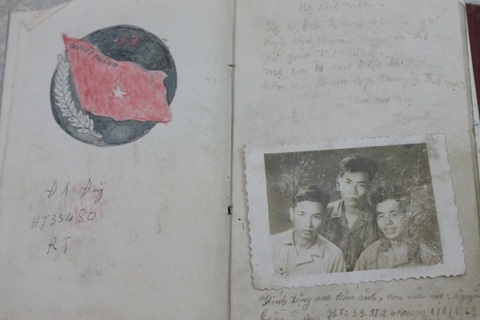 Tình mẹ hậu phương tiếp sức người lính trên đường ra trận