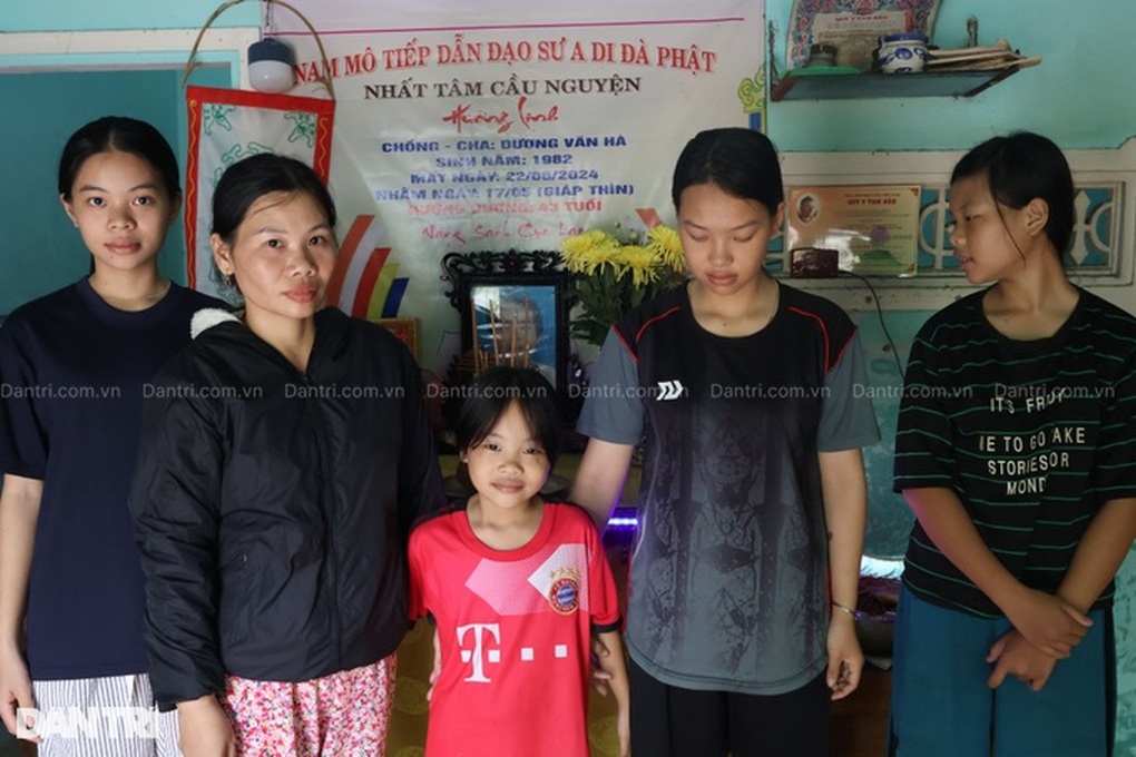 Chồng mất, vợ trẻ gồng gánh mẹ già và 5 con thơ - 3 Chồng mất, vợ trẻ gồng gánh mẹ già và 5 con thơ - 3