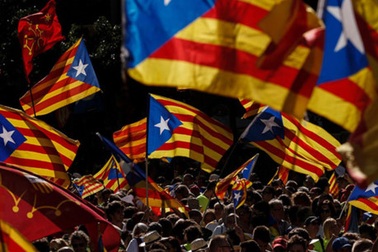 Catalonia sắp tuyên bố độc lập, phe phản đối mạnh lên từng ngày