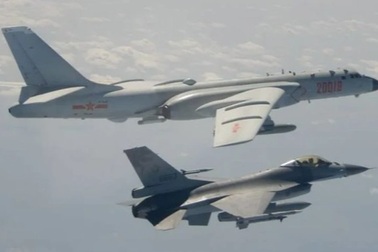 Trung Quốc tuần tra "sẵn sàng chiến đấu" gần Đài Loan