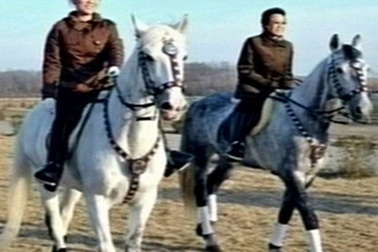 Thân thế bí ẩn về 2 “bóng hồng” bên cạnh ông Kim Jong-un