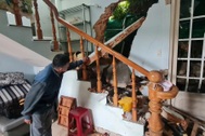 Đất đá ập xuống nhà dân ở Đà Lạt, 6 người kịp chạy thoát thân