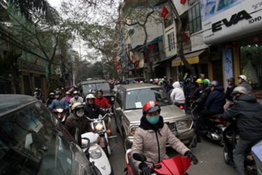 Từ 17/3, ô tô chỉ đi một chiều trên phố Thụy Khuê  