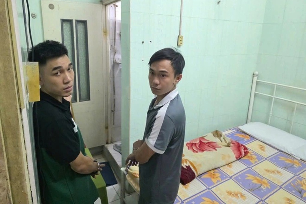 Đeo 16 cây vàng trên người, chủ nhà nghỉ ở Hà Nội bị cướp sạch - 1 Đeo 16 cây vàng trên người, chủ nhà nghỉ ở Hà Nội bị cướp sạch