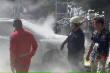 "Chiến thần" xe điện Trung Quốc mới mua đã bốc cháy khi đang cắm sạc