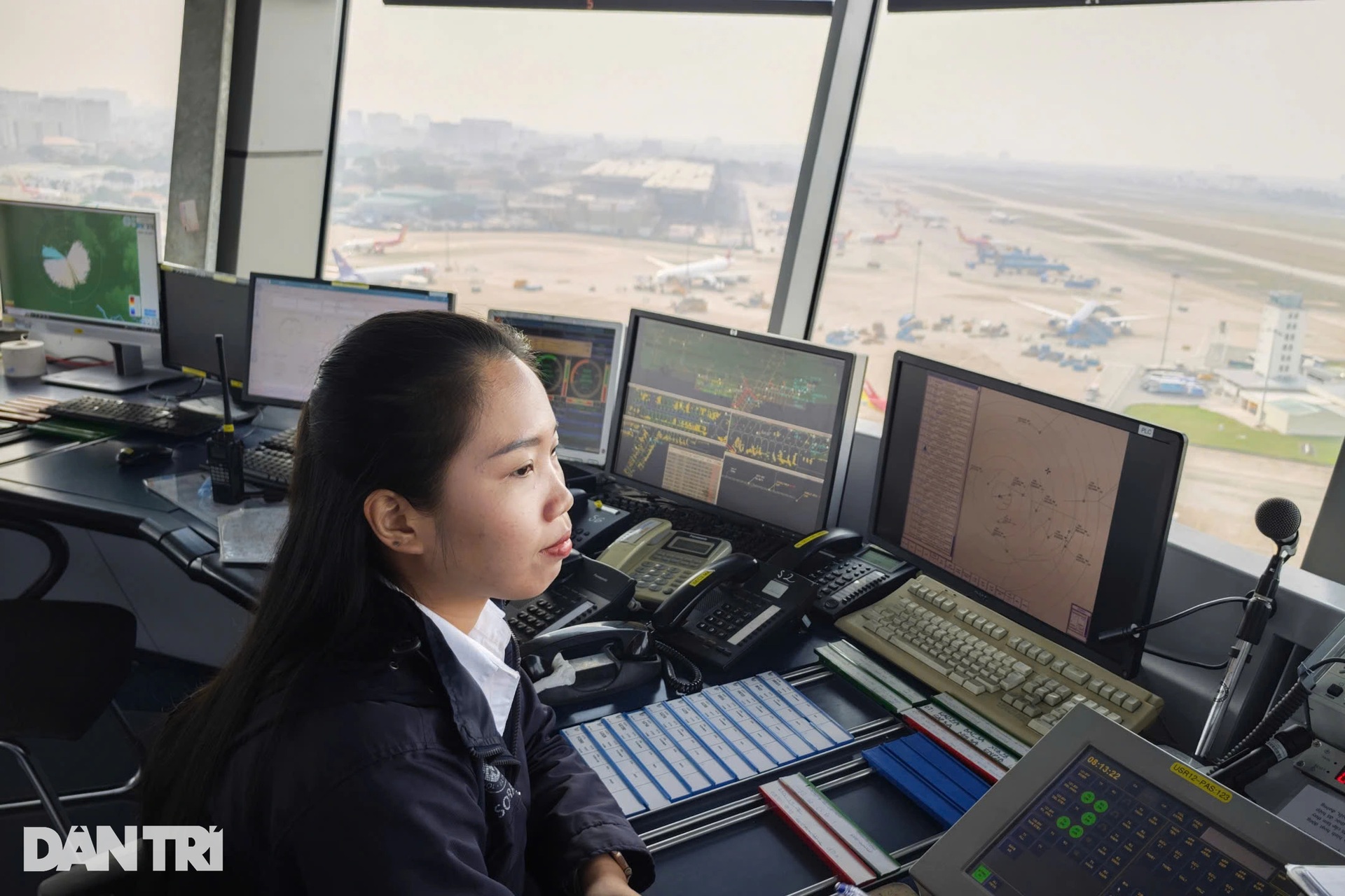 Chiều cuối năm trên tháp không lưu sân bay Tân Sơn Nhất - 7 Chiều cuối năm trên tháp không lưu sân bay Tân Sơn Nhất - 7