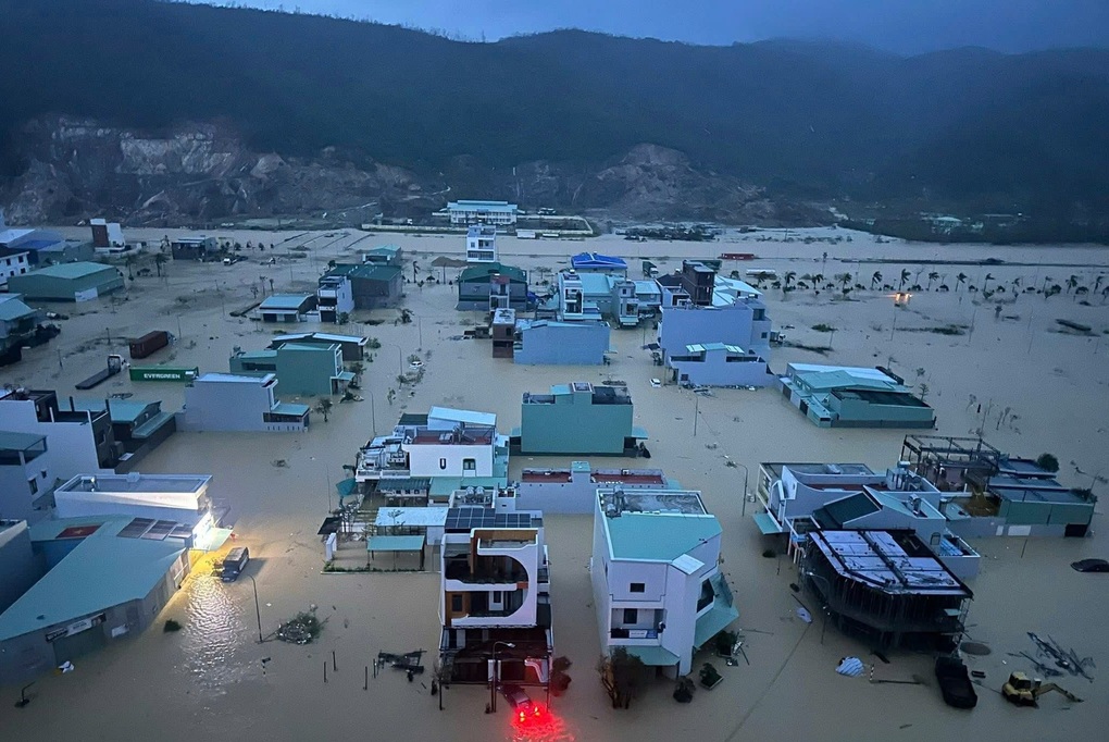Lũ lên nhanh, Chủ tịch Gia Lai yêu cầu sơ tán dân trong đêm - 1 Lũ lên nhanh, Chủ tịch Gia Lai yêu cầu sơ tán dân trong đêm - 1