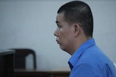 Mất mạng chỉ vì... vuốt tóc