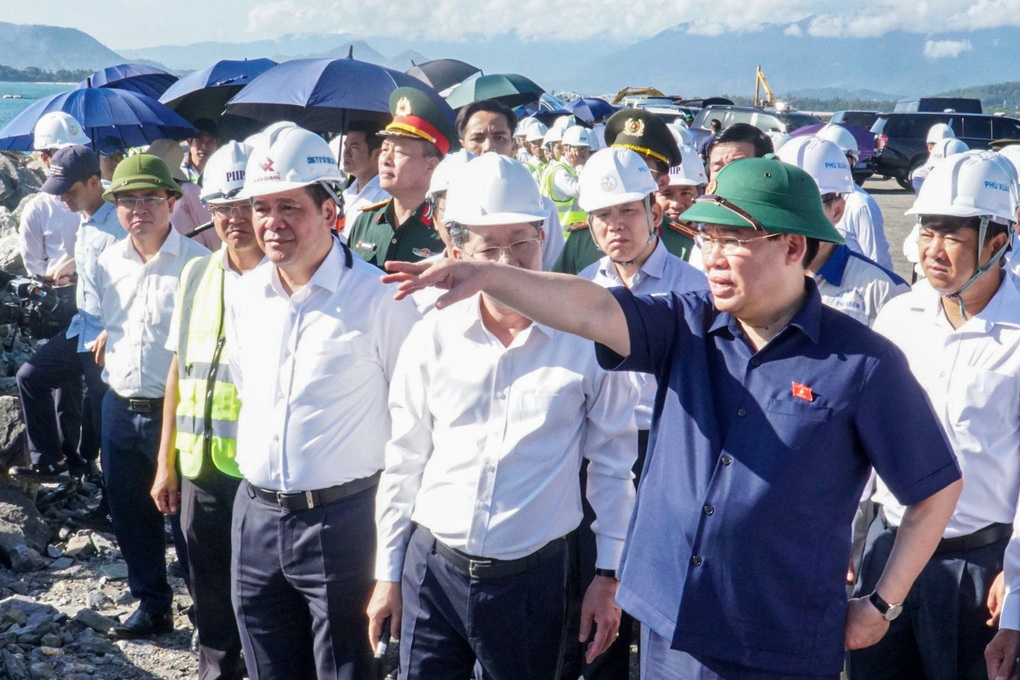 Chủ tịch Quốc hội mong nhân dân thực hiện tốt 5 đoàn kết trọng điểm - 3 Chủ tịch Quốc hội mong nhân dân thực hiện tốt 5 đoàn kết trọng điểm - 3