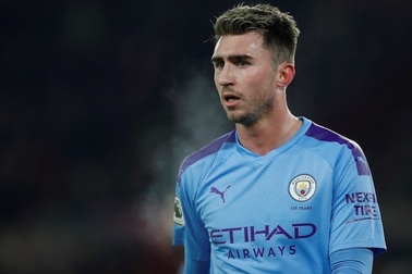 Án phạt của UEFA có khiến Man City buông xuôi Premier League?