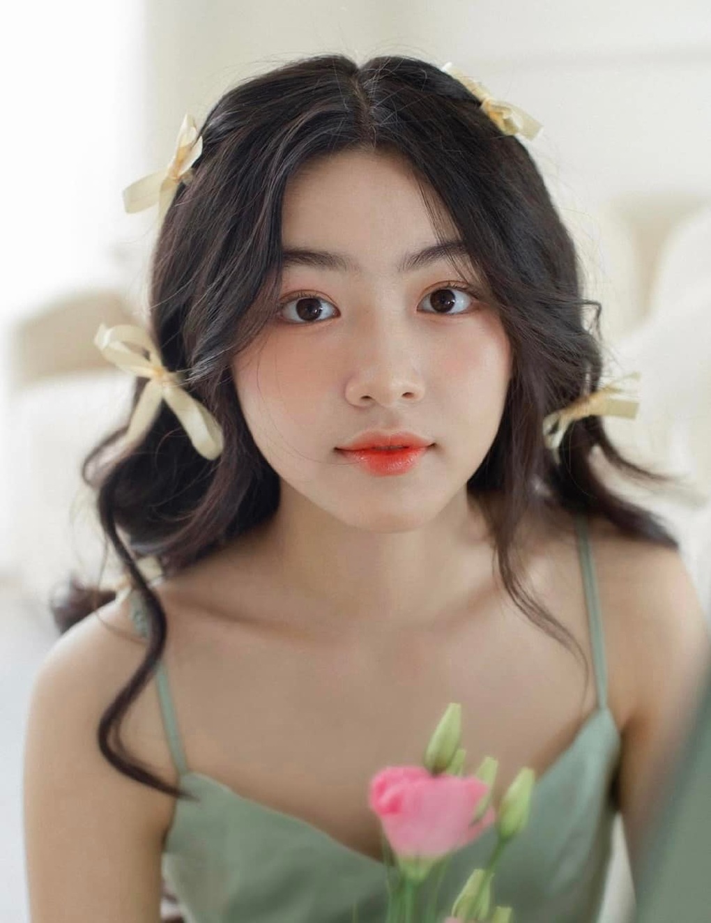 Lọ Lem: Con gái MC Quyền Linh tuổi 16 xinh đẹp như hoa hậu - 7 Lọ Lem: Con gái MC Quyền Linh tuổi 16 xinh đẹp như hoa hậu - 7