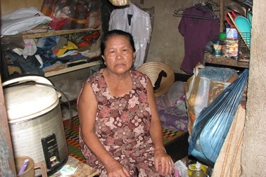 Sống khổ sở trong những ngôi nhà "hộp diêm" giữa trung tâm thành phố 