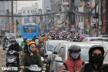 Giao thông ùn ứ cạnh tuyến đường vành đai nghìn tỷ ngày cuối năm