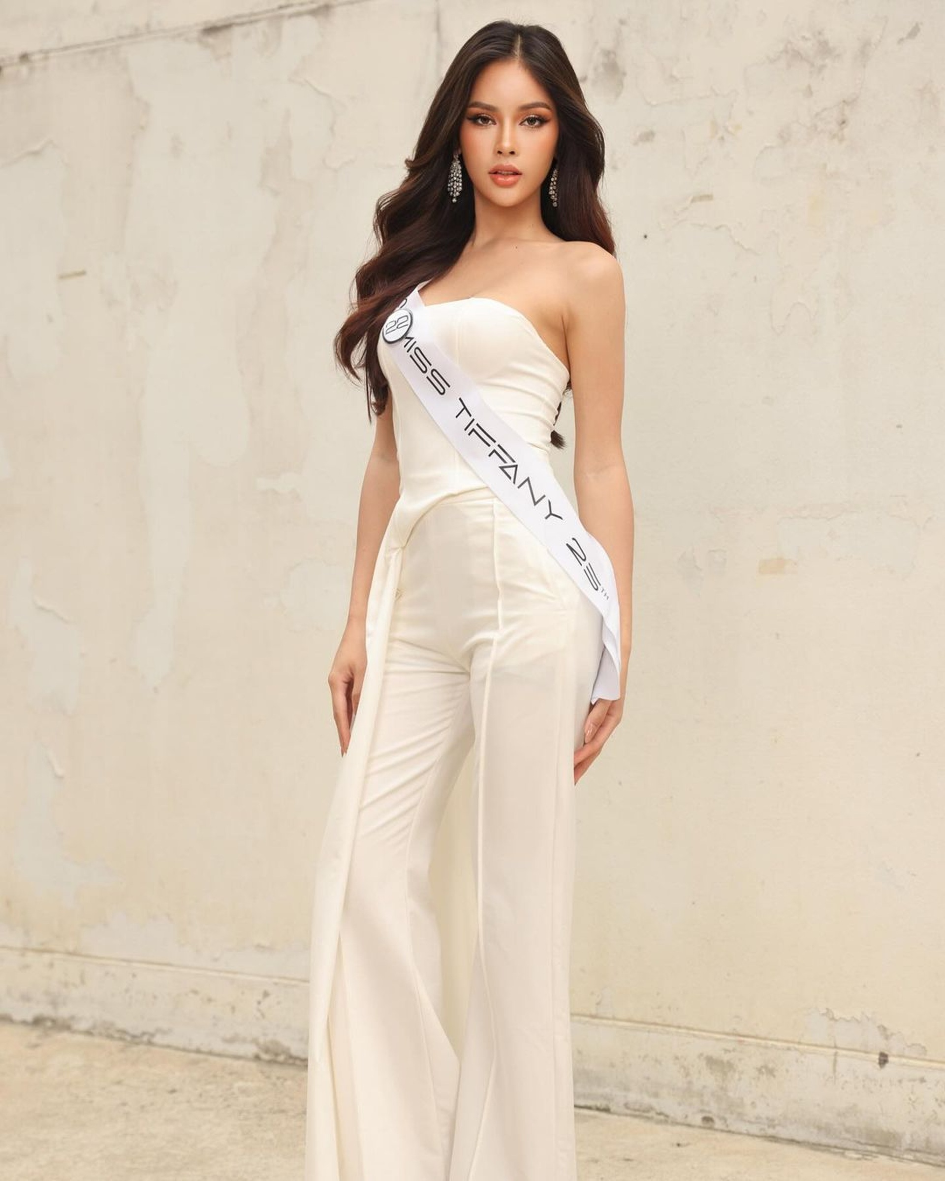 Nhan sắc 3 mỹ nhân chuyển giới bất ngờ xuất hiện trong MV của Lisa - 6 Nhan sắc 3 mỹ nhân chuyển giới bất ngờ xuất hiện trong MV của Lisa - 6