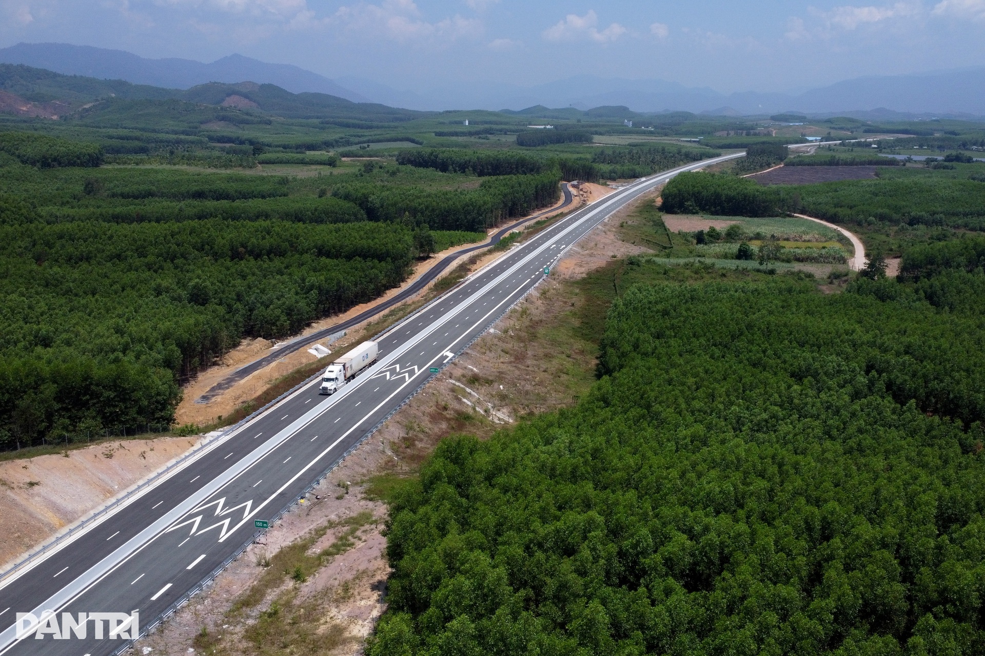 Sắp thông xe 13km cuối, cao tốc từ hầm Cổ Mã đến TPHCM sẽ liền mạch - 1 Sắp thông xe 13km cuối, cao tốc từ hầm Cổ Mã đến TPHCM sẽ liền mạch - 1