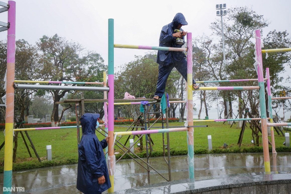 Người dân xứ Huế háo hức đợi xem hình tượng hổ từ TPHCM mang về Hội Xuân - 3 Người dân xứ Huế háo hức đợi xem hình tượng hổ từ TPHCM mang về Hội Xuân - 3