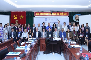 Nhiều nhà khoa học quốc tế đến Việt Nam bàn về quản lý khoáng sản