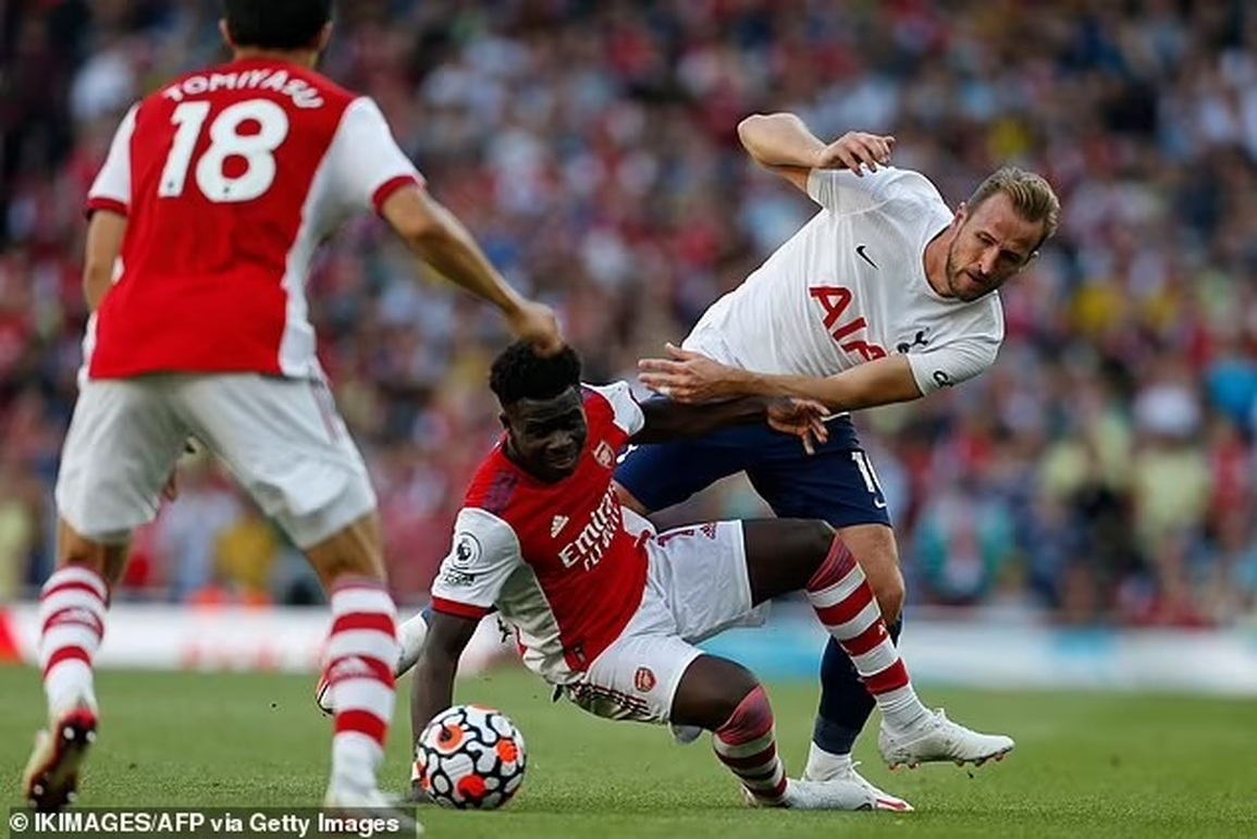 Arsenal mất nguyên đội hình, cầu cứu khẩn cấp tới Premier League - 2 Arsenal mất nguyên đội hình, cầu cứu khẩn cấp tới Premier League - 2