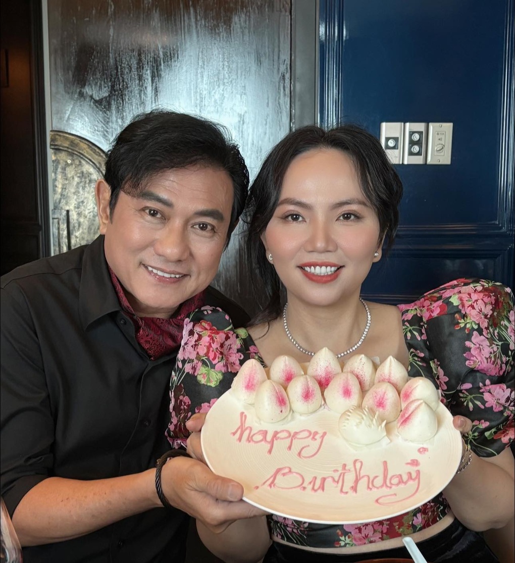 Hoàng Phúc: Tài tử thập niên 1990 lấy vợ CEO, chăm con nhỏ ở tuổi U60 - 3 Hoàng Phúc: Tài tử thập niên 1990 lấy vợ CEO, chăm con nhỏ ở tuổi U60 - 3