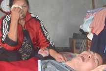 Cha mẹ nghèo bất lực nhìn con bị chấn thương sọ não “chết mòn” từng ngày