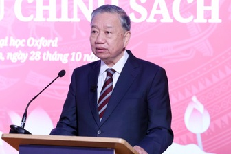 Tổng Bí thư: Đặt con người ở vị trí trung tâm của mọi chiến lược phát triển