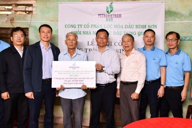 Cán bộ Nhà máy lọc dầu Dung Quất chung tay xây dựng mái ấm cho hộ khó khăn