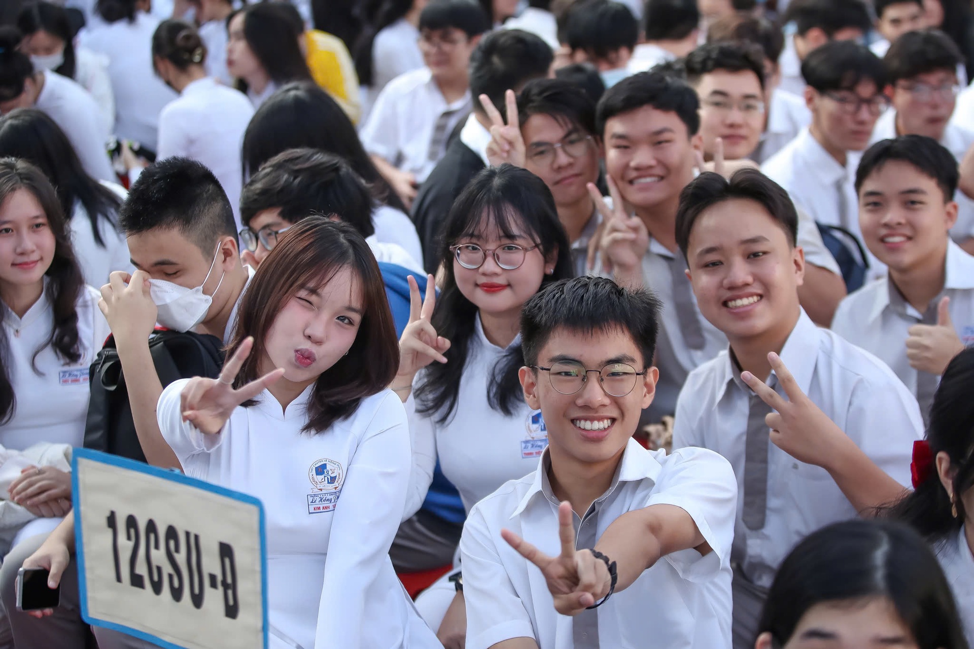 Giáo dục sau ngày thống nhất: Từ lớp học đêm đến huân chương lòng dân - 14 Giáo dục sau ngày thống nhất: Từ lớp học đêm đến huân chương lòng dân - 14