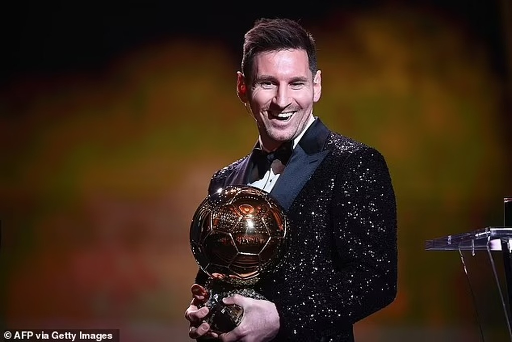 Tranh cãi Messi trượt đề cử Quả bóng vàng, Ronaldo 18 năm liên tục góp mặt - 2 Tranh cãi Messi trượt đề cử Quả bóng vàng, Ronaldo 18 năm liên tục góp mặt - 2