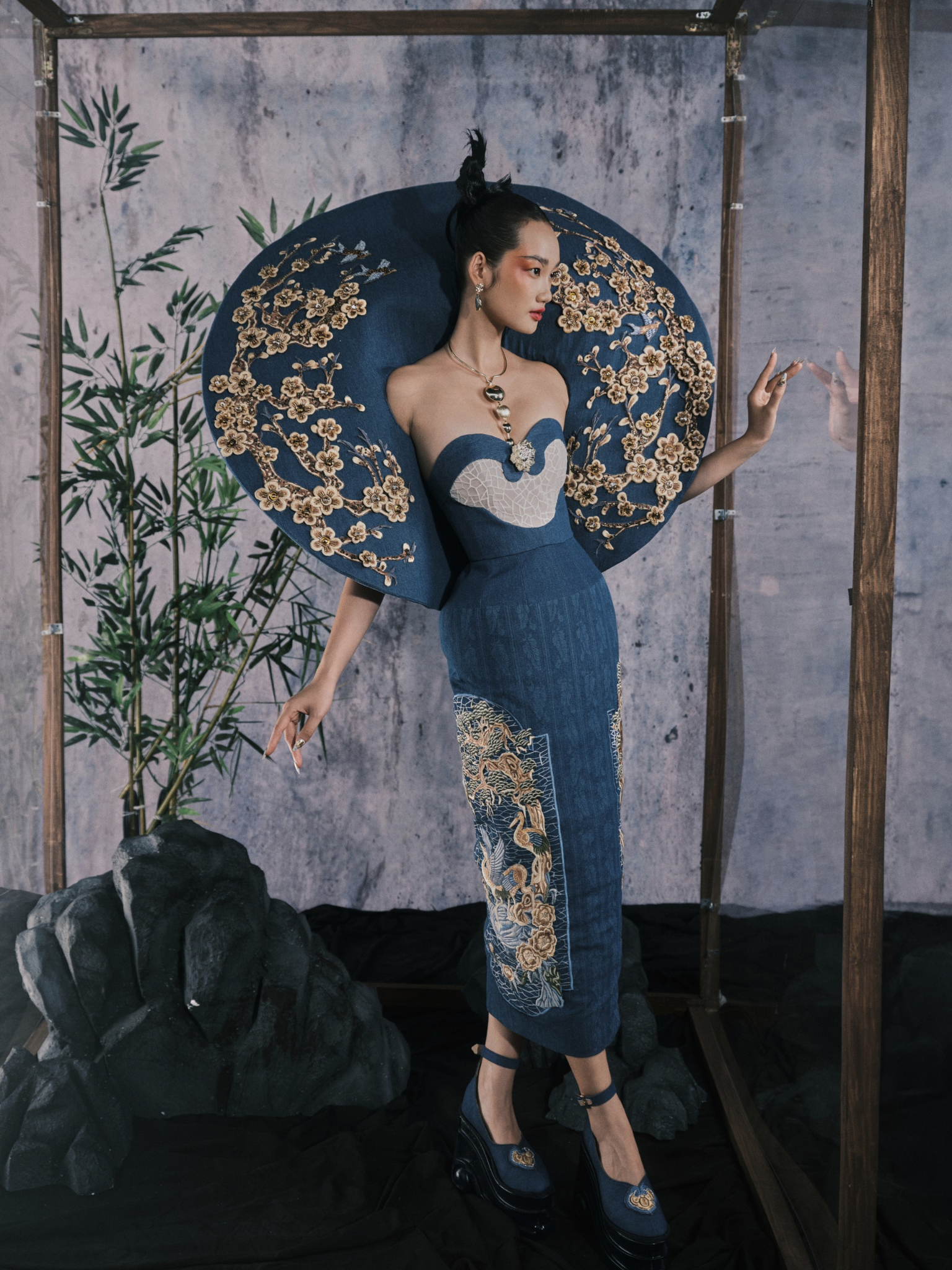  Nam sinh Hậu Giang chi 100 triệu đồng làm đồ án thời trang gây 