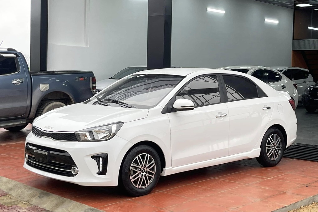 Kia Soluto bị cắt phiên bản, bản cao nhất giá ngang Hyundai Accent số sàn - 1 Kia Soluto bị cắt phiên bản, bản cao nhất giá ngang Hyundai Accent số sàn - 1