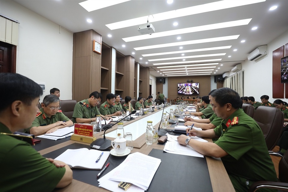 Bộ Công an: Xử lý nghiêm những vi phạm khi cấp thẻ căn cước công dân - 2 Bộ Công an: Xử lý nghiêm những vi phạm khi cấp thẻ căn cước công dân - 2