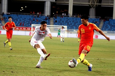 Bóng đá Trung Quốc: Tiền không mua nổi thành công