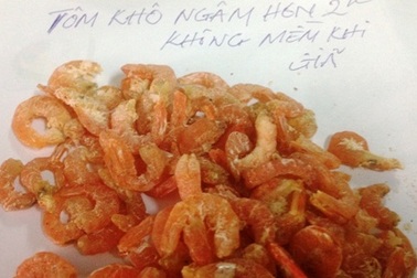 Hoang mang vì mua phải tôm khô dai như... cao su