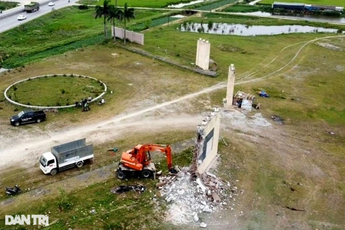 Thực hiện chấm dứt hoạt động dự án 2.300 tỷ đồng của FLC tại Thanh Hóa - 2 Thực hiện chấm dứt hoạt động dự án 2.300 tỷ đồng của FLC tại Thanh Hóa - 2