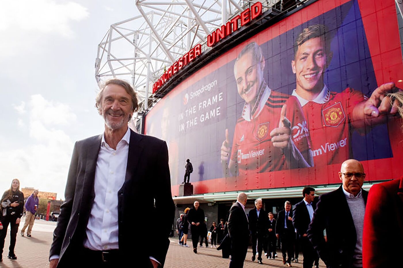 Jim Ratcliffe và INEOS có thể giúp Man Utd trở lại đỉnh cao? | Báo Dân trí Jim Ratcliffe và INEOS có thể giúp Man Utd trở lại đỉnh cao? | Báo Dân trí